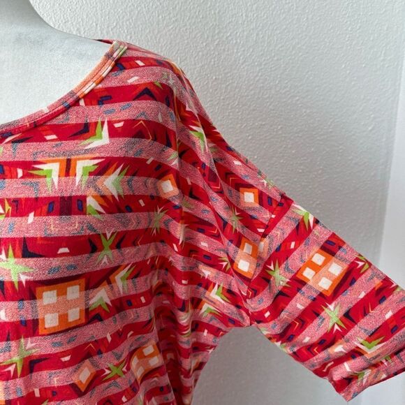 LuLaRoe Irma Red Colorful Top High Low Size M - Picture 4 of 12